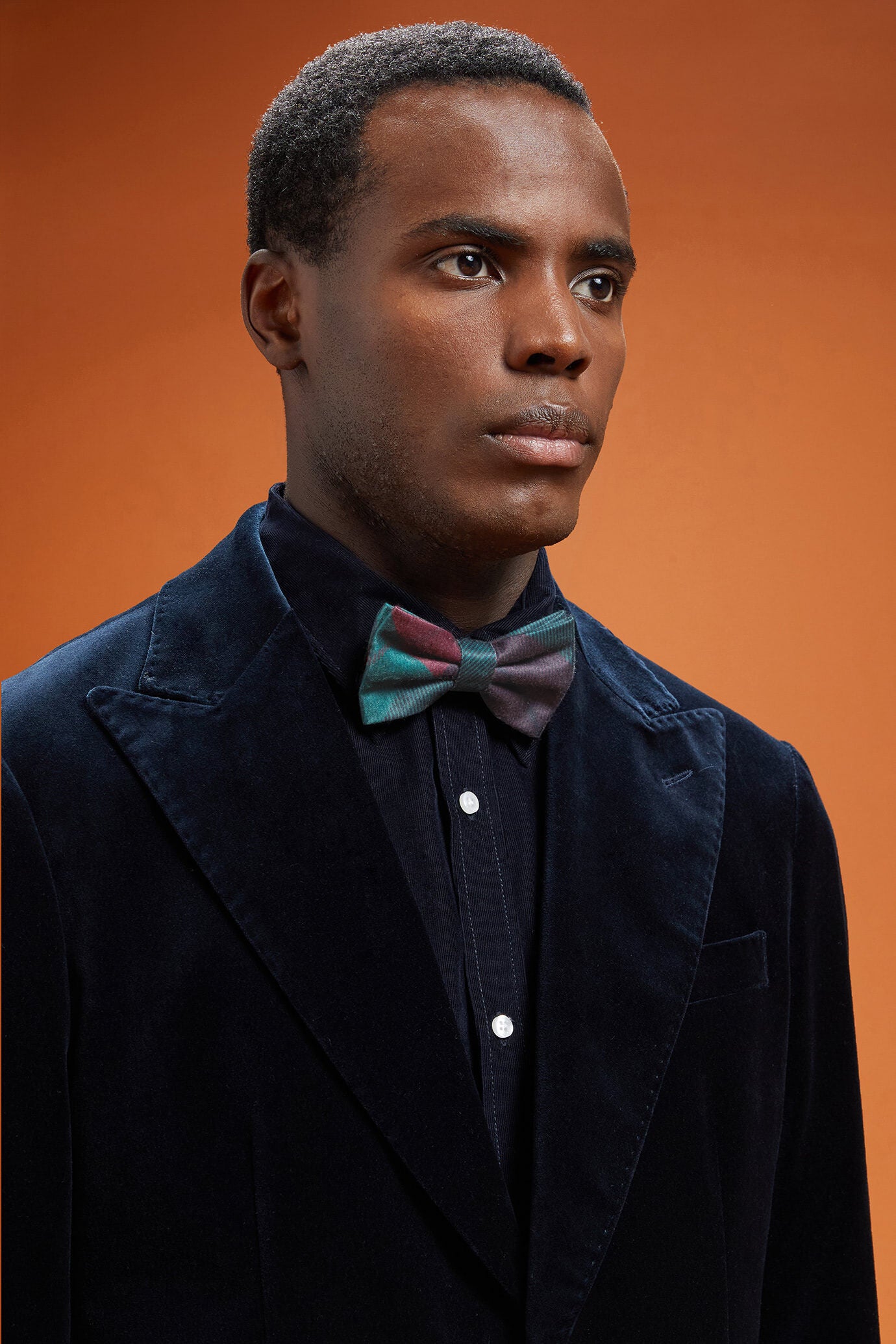Men's tartan patterned bow tie with a woollen finish
