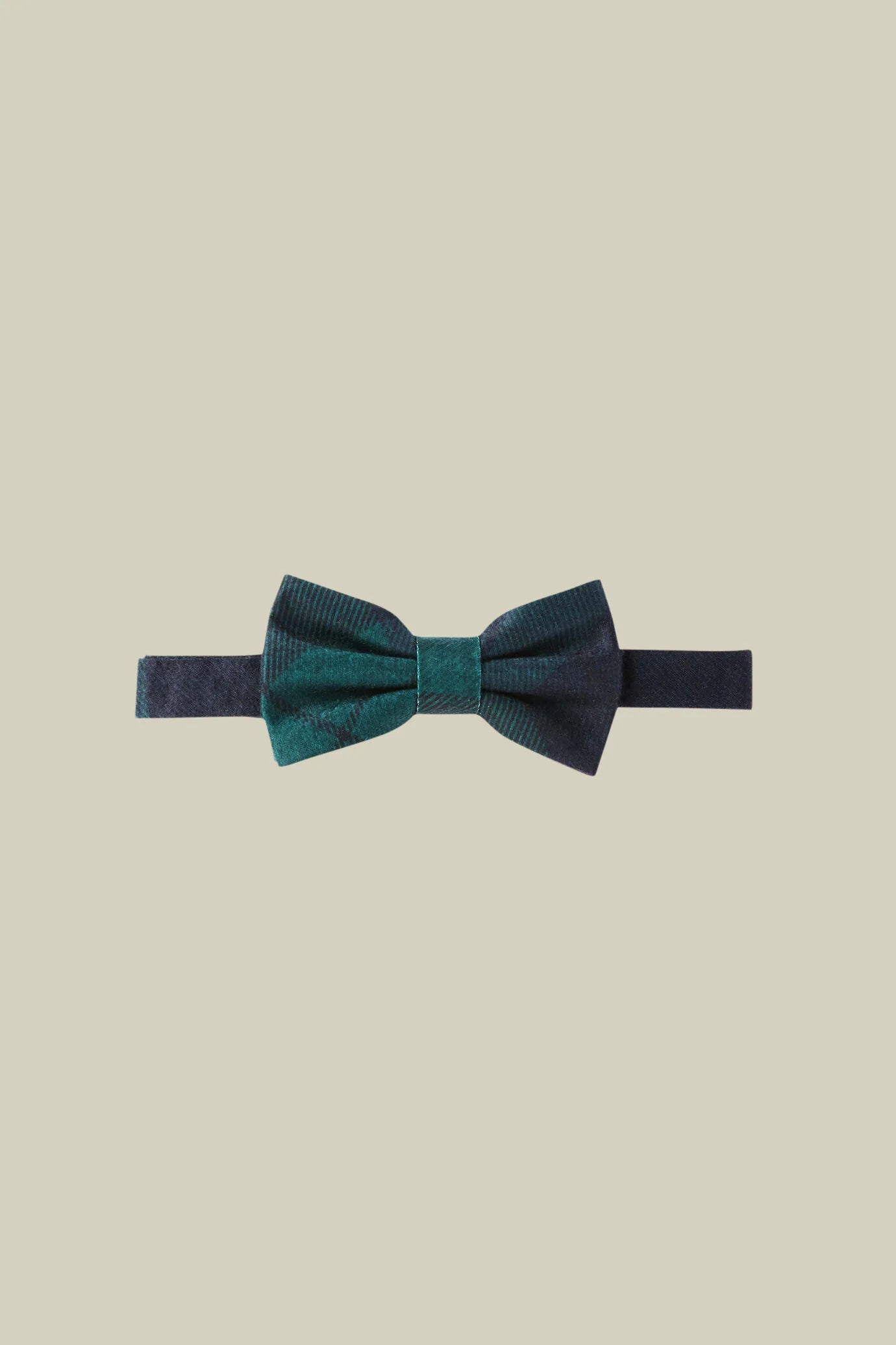 Men's tartan patterned bow tie with a woollen finish