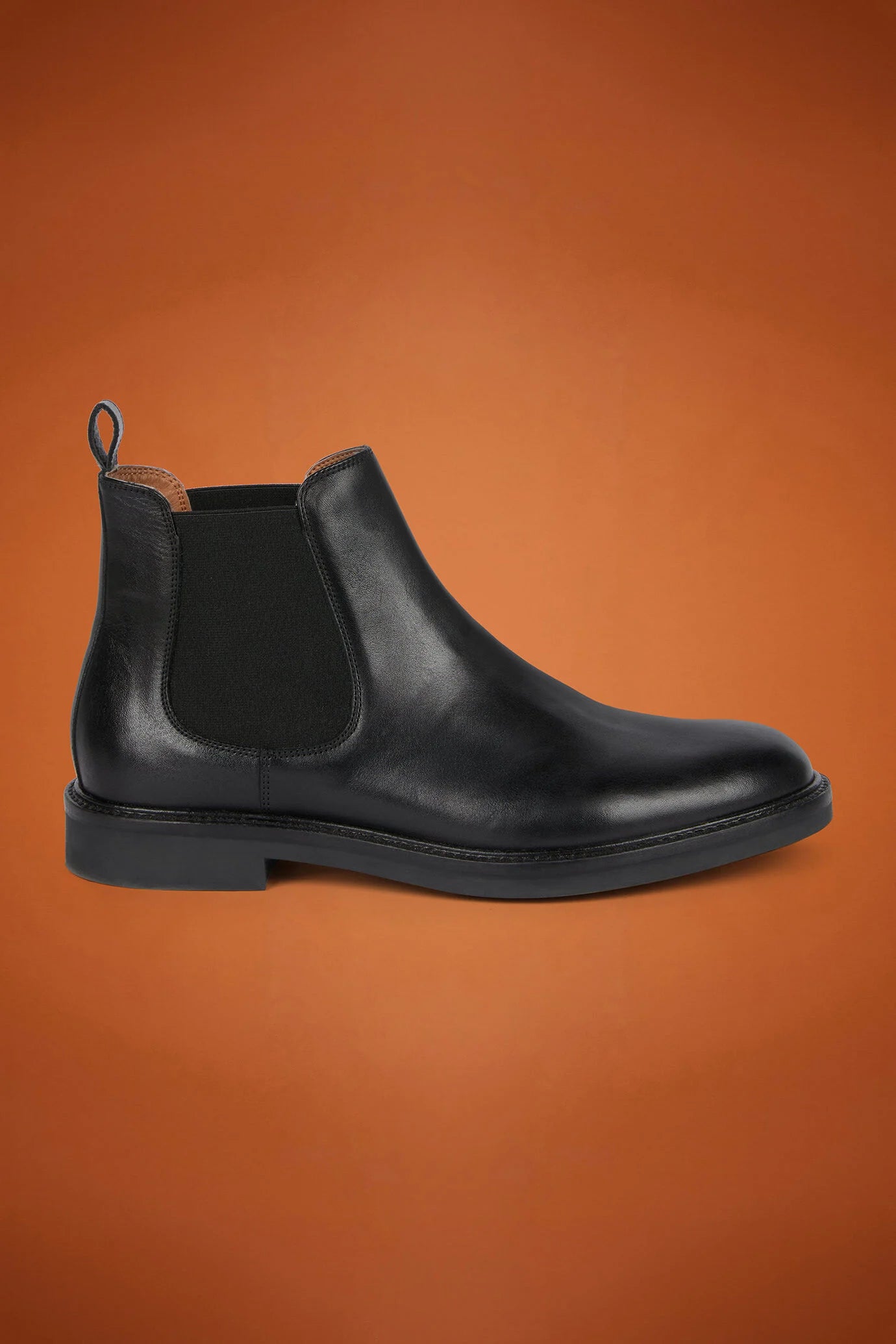Men's Chelsea boots in 100% genuine leather with rubber soles
