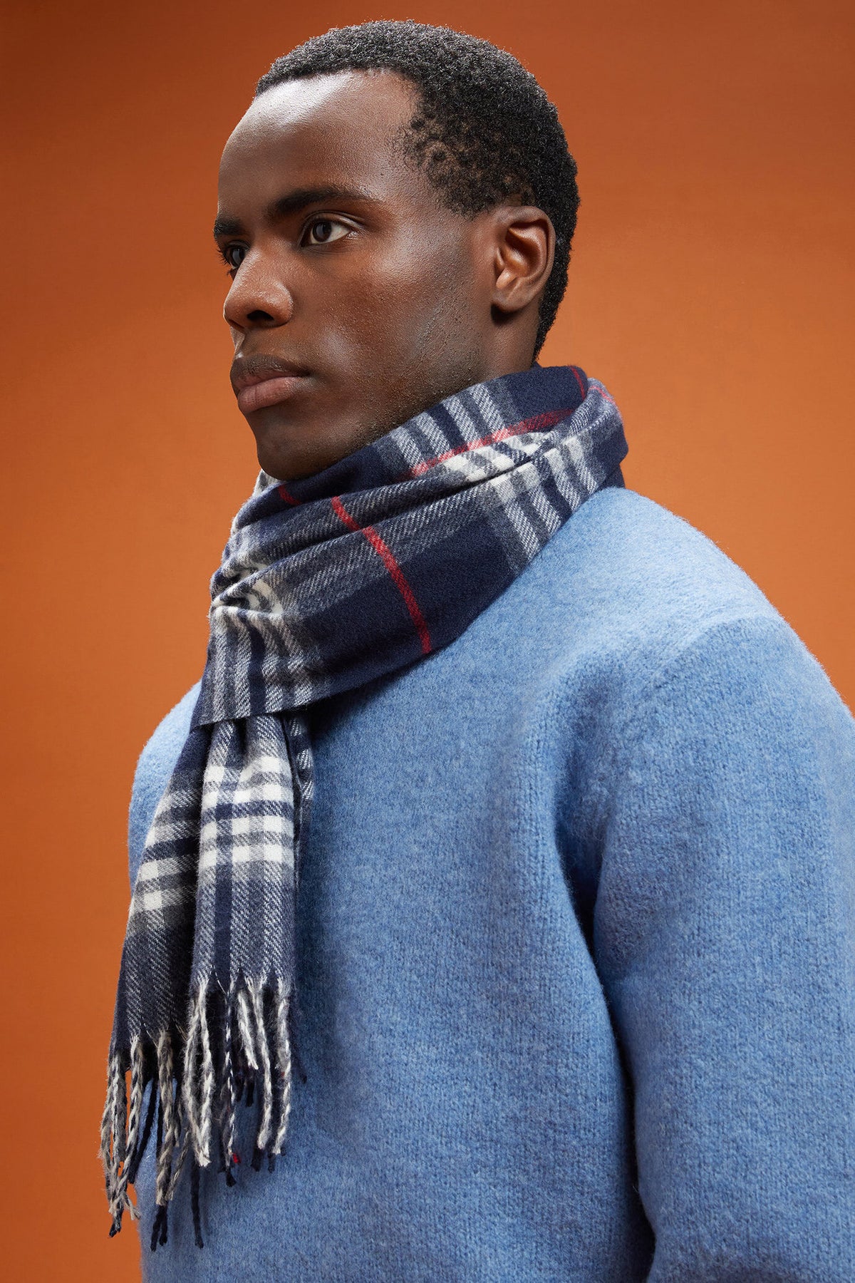 Men's checked scarf with fringes