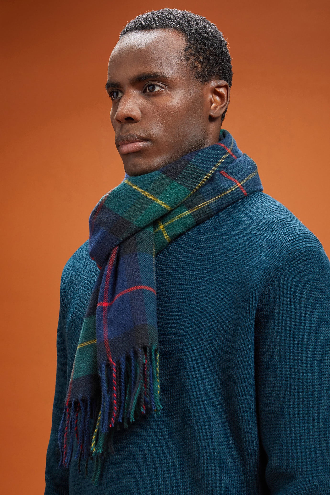 Men's tartan patterned scarf with fringes