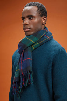 Men's tartan patterned scarf with fringes