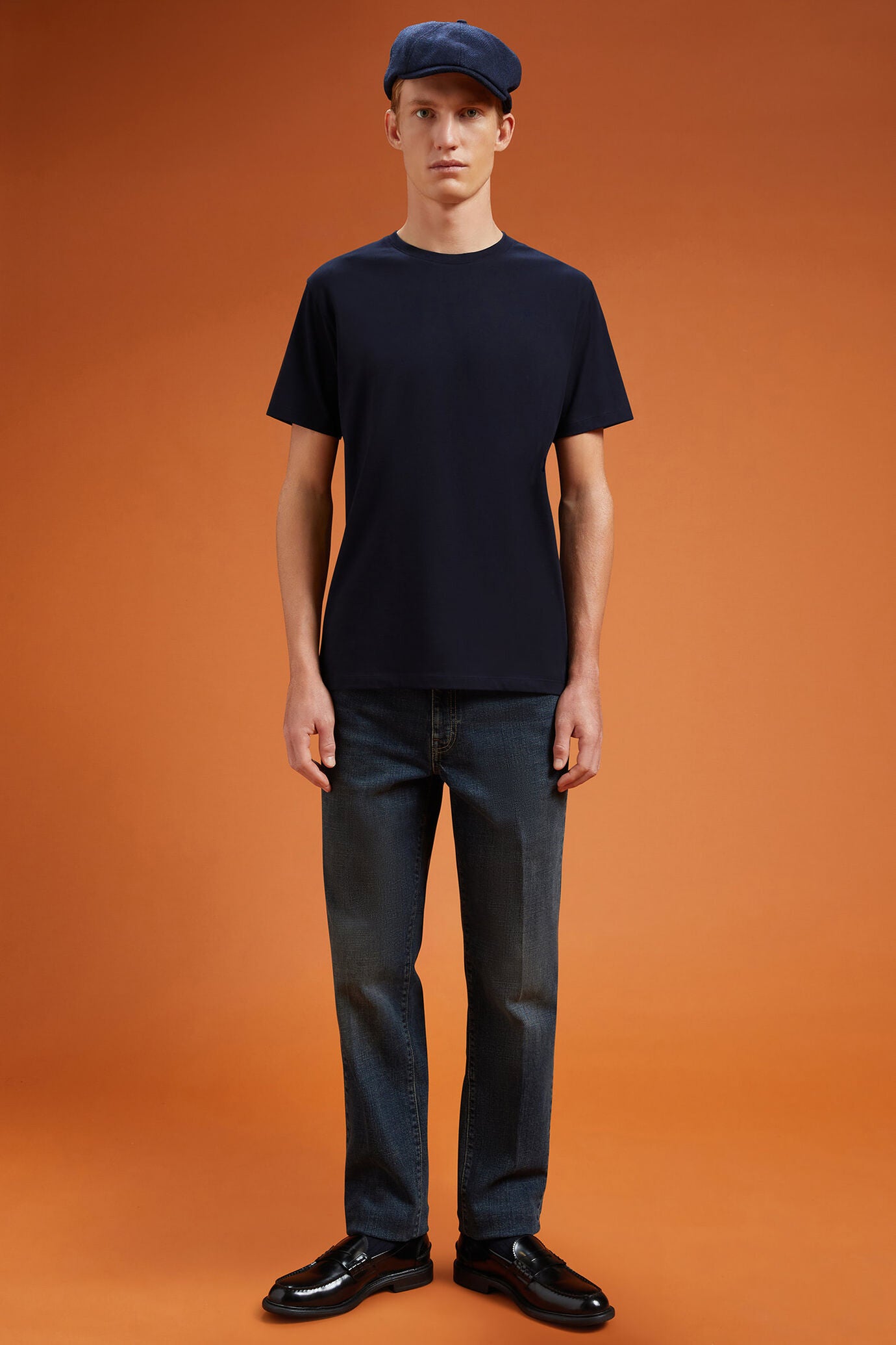 Men's 100% cotton crew neck T-shirt with short sleeves in a regular fit