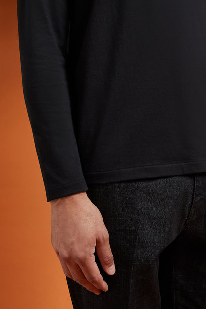 Men's regular fit long-sleeved crew neck T-shirt in 100% cotton