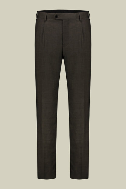 Single-breasted men's suit with single-pleat trousers in Prince of Wales check fabric