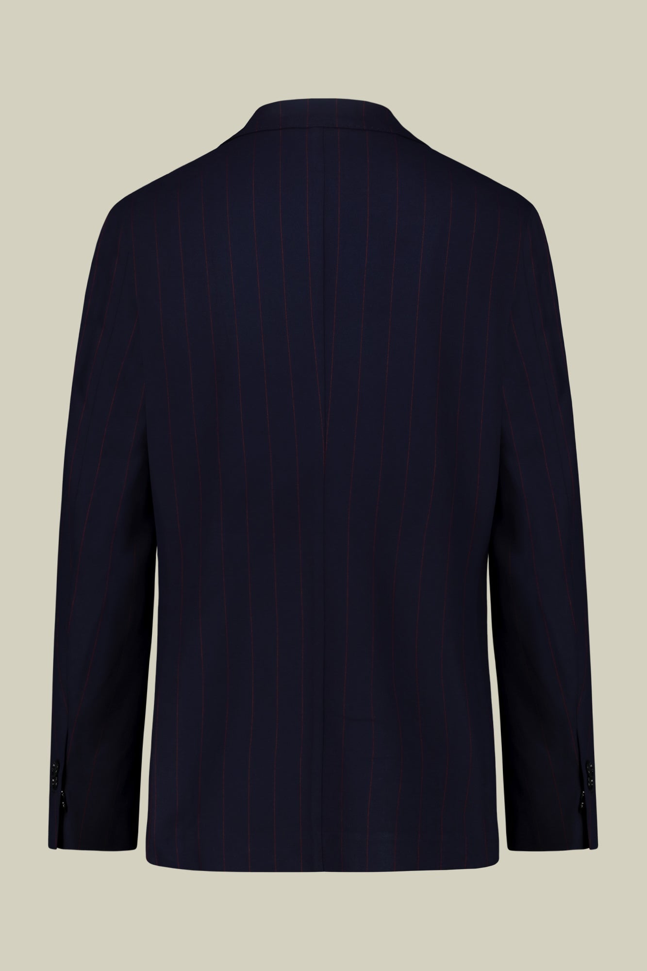 Single-breasted men's suit with single-pleat trousers and side buckles, in a pinstripe fabric