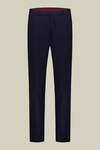 Single-breasted men's suit with single-pleat trousers and side buckles, in a pinstripe fabric
