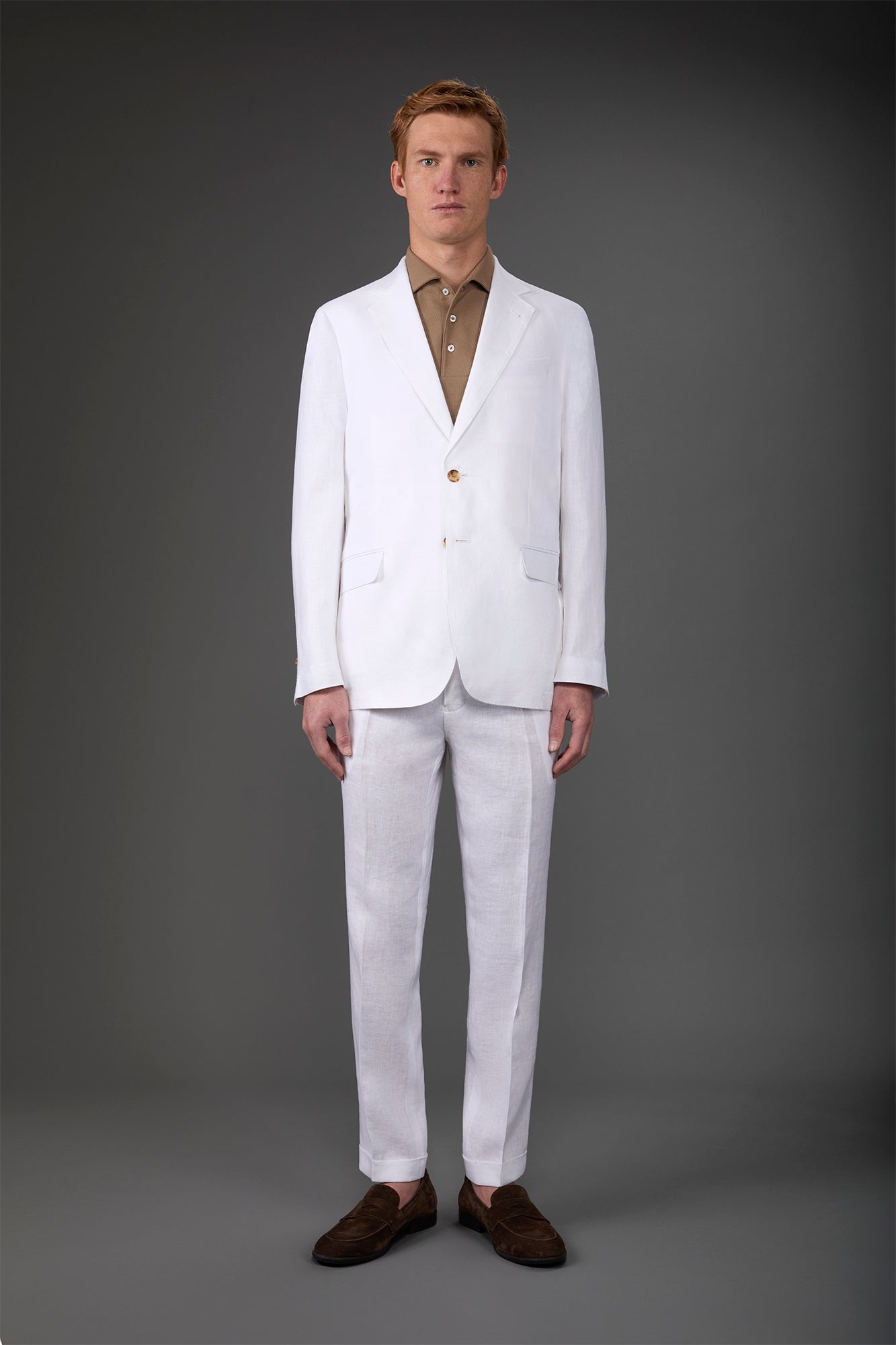 Single-breasted men's suit with flat front trousers, in pure linen with a washed effect White