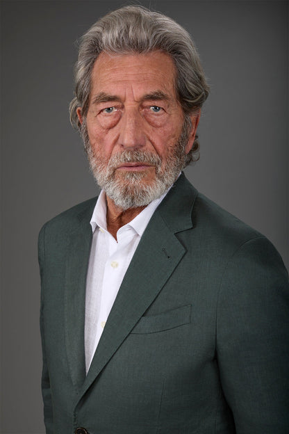 Single-breasted men's suit with flat front trousers, in pure linen with a washed effect