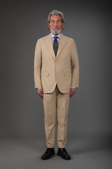Single-breasted men's suit with single-pleat trousers Beige