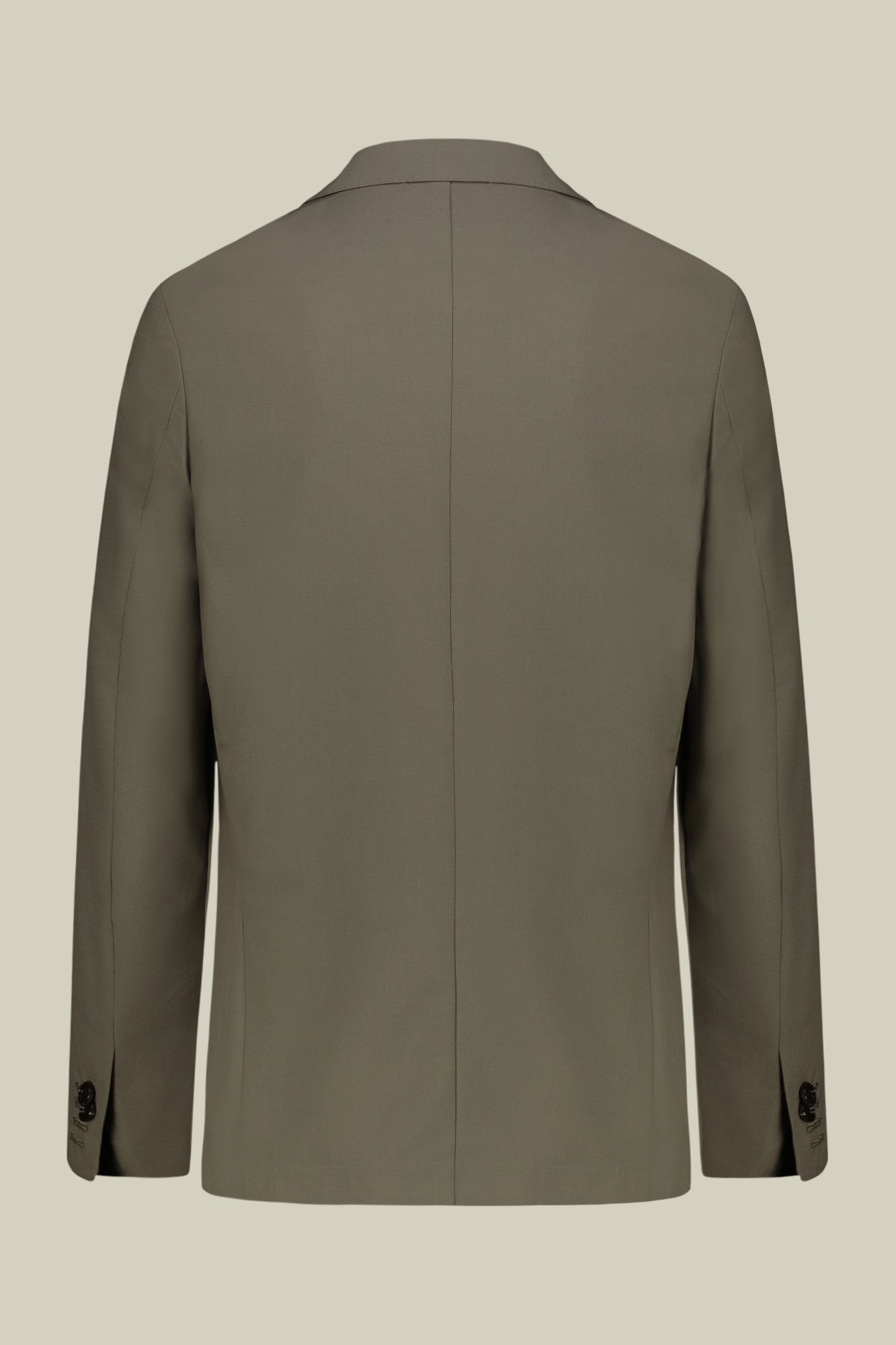 Single-breasted men's suit with single-pleat trousers