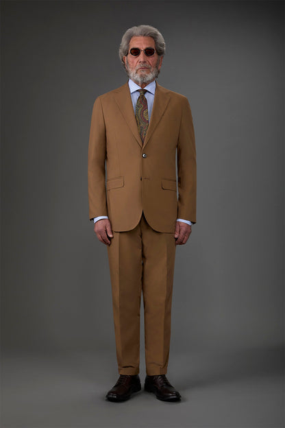 Single-breasted men's suit with flat front trousers