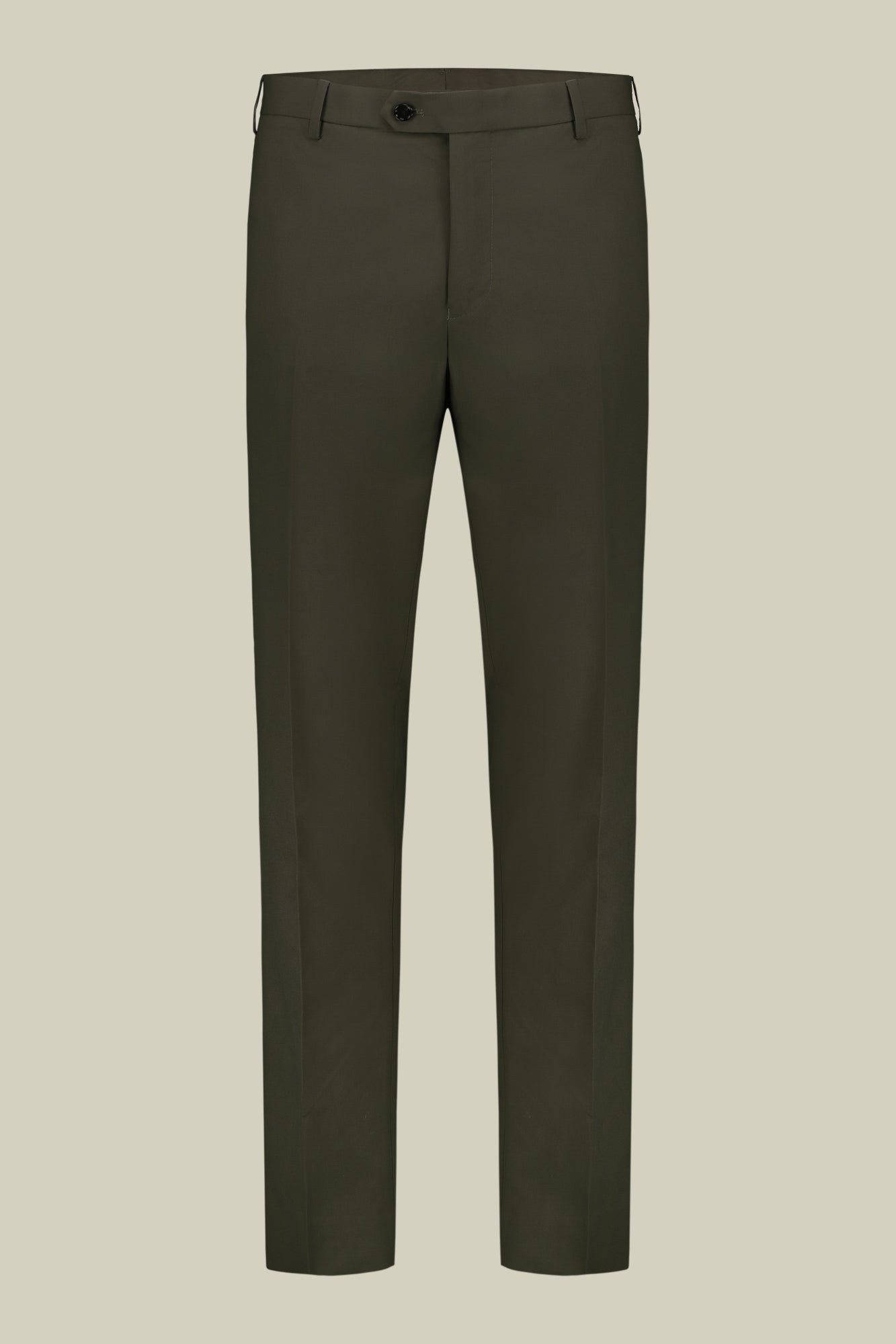 Single-breasted men's suit with flat front trousers