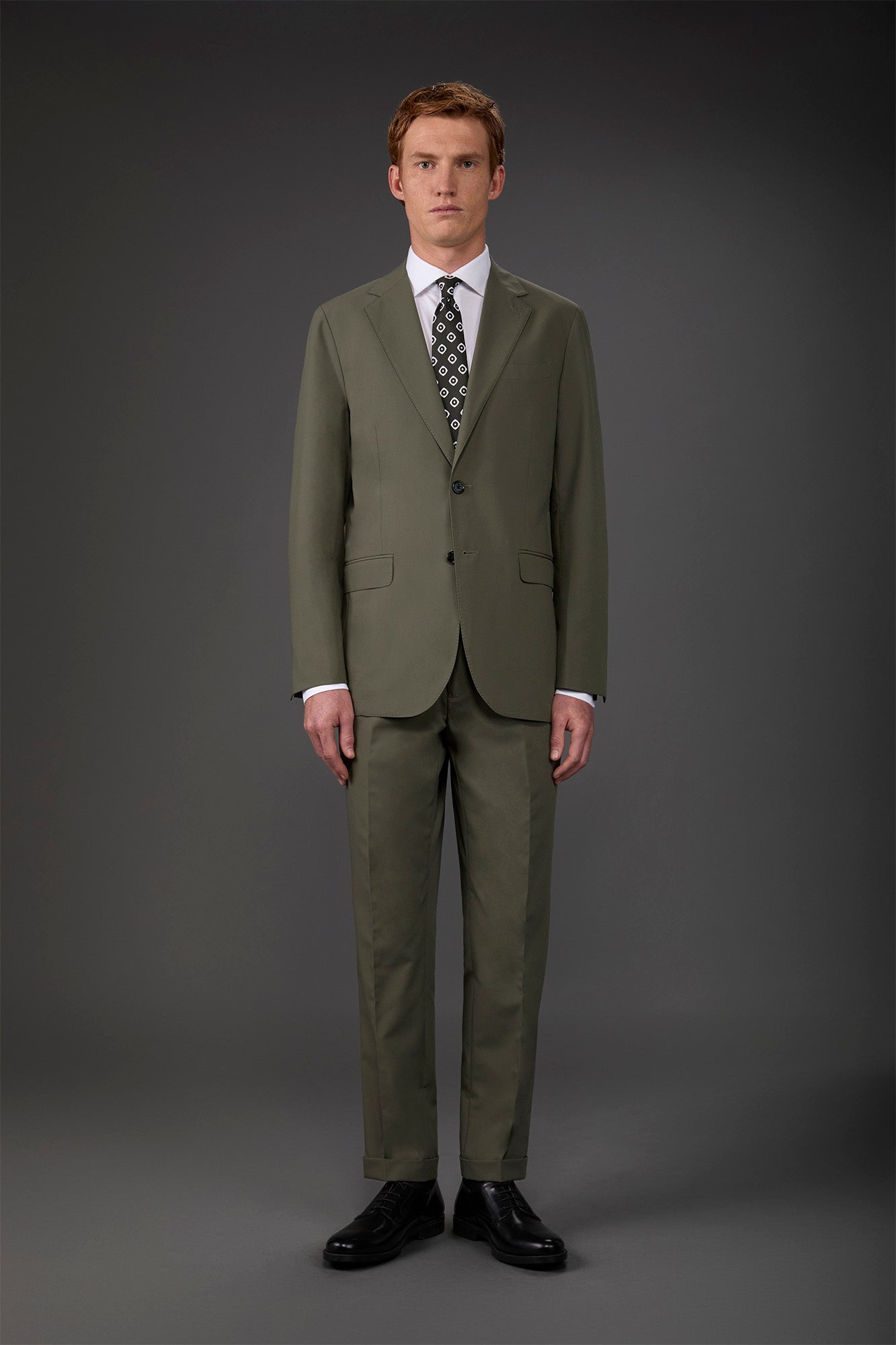 Single-breasted men's suit with flat front trousers Military