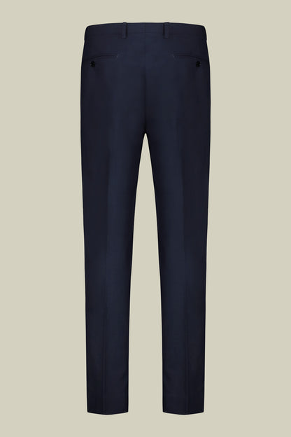 Single-breasted men's suit with flat front trousers