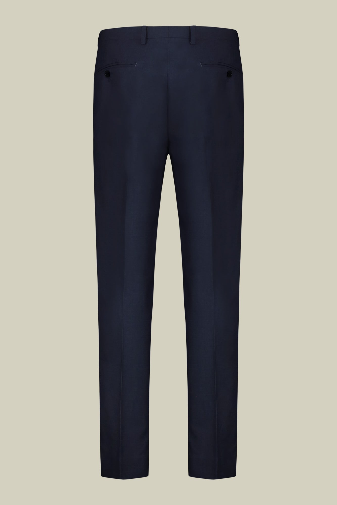 Single-breasted men's suit with flat front trousers