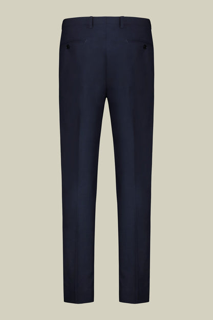 Single-breasted men's suit with flat front trousers