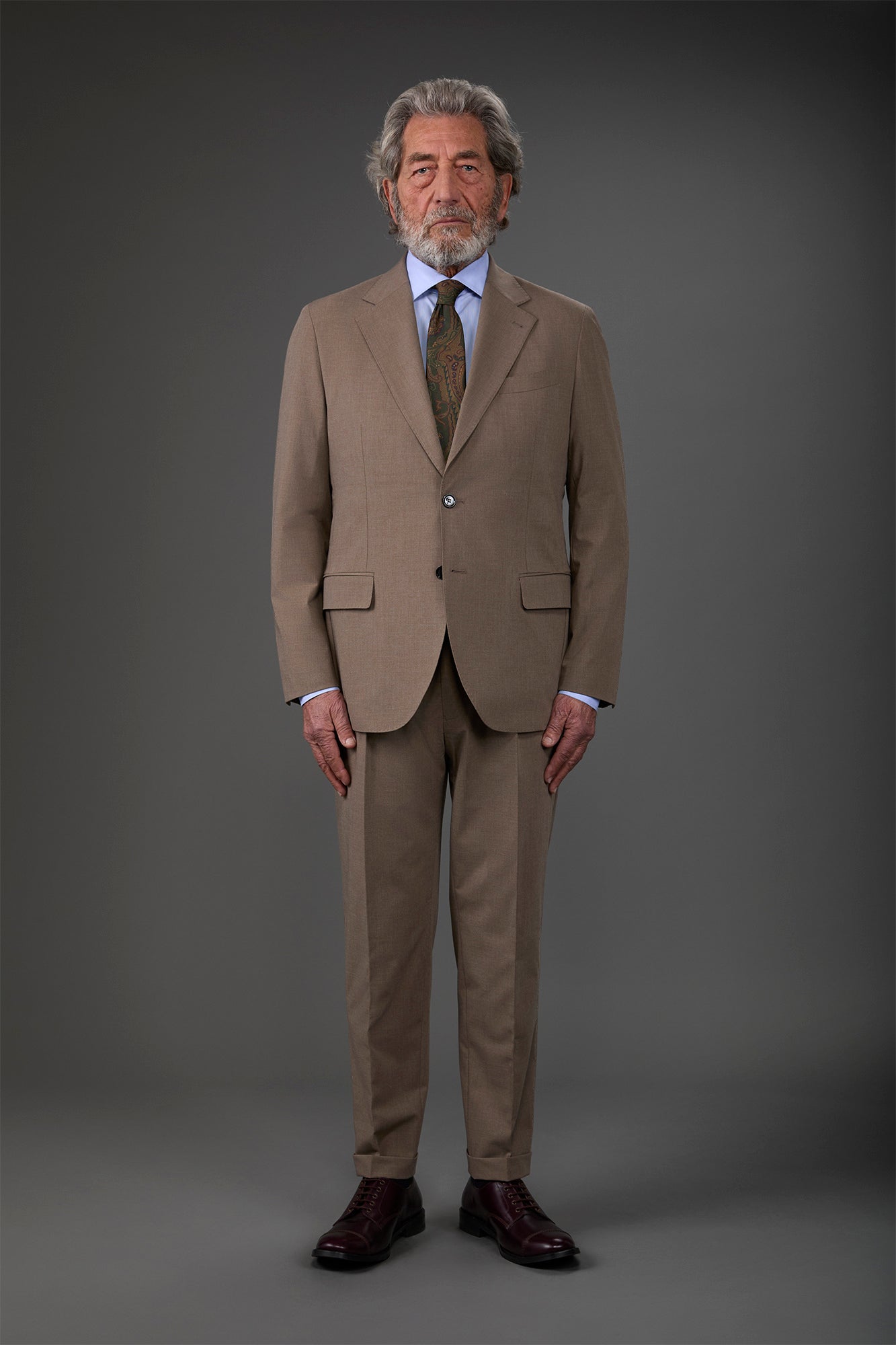 Single-breasted men's suit with single-pleat trousers in two-way stretch fabric Beige