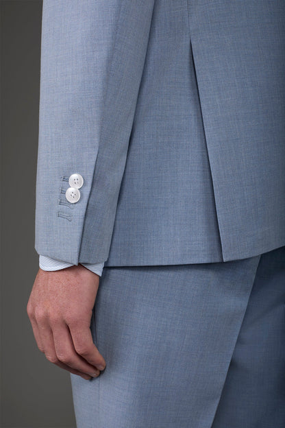 Single-breasted men's suit with single-pleat trousers in two-way stretch fabric