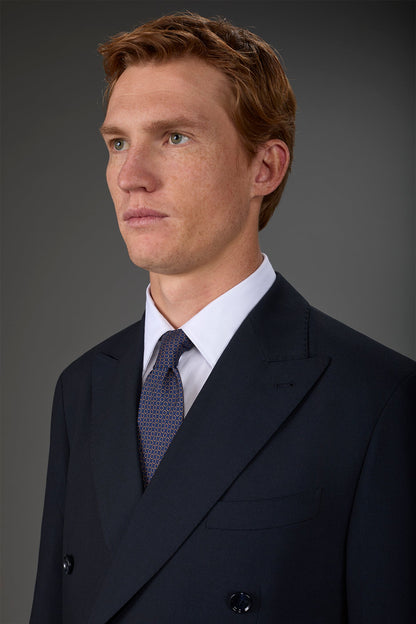 Double-breasted men's suit with single-pleat trousers in two-way stretch fabric