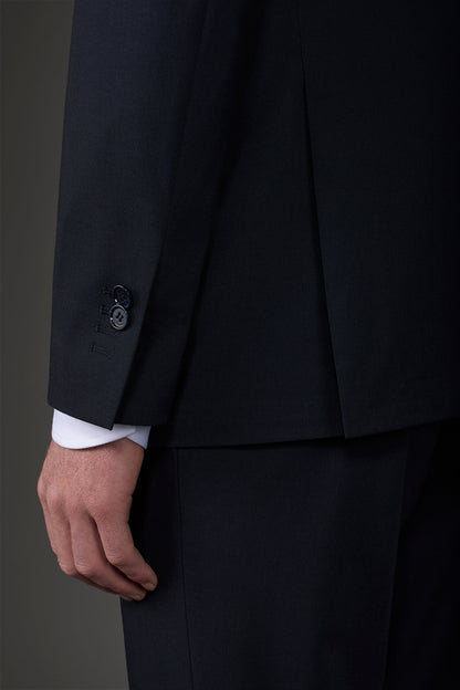 Double-breasted men's suit with single-pleat trousers in two-way stretch fabric