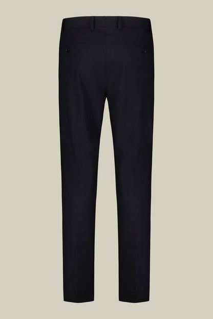 Double-breasted men's suit with single-pleat trousers in two-way stretch fabric