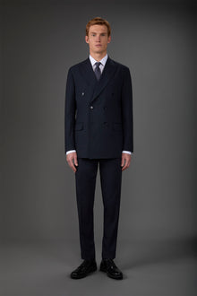 Double-breasted men's suit with single-pleat trousers in two-way stretch fabric