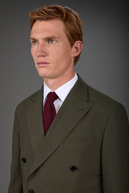 Double-breasted men's suit with single-pleat trousers in two-way stretch fabric