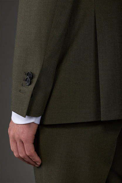 Double-breasted men's suit with single-pleat trousers in two-way stretch fabric