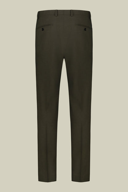 Double-breasted men's suit with single-pleat trousers in two-way stretch fabric