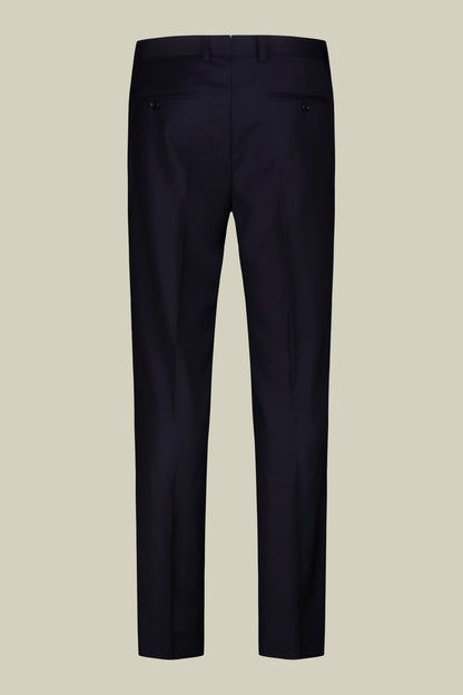 Single-breasted men's suit with classic single-pleat trousers, in pure combed wool with a semi-plain weave