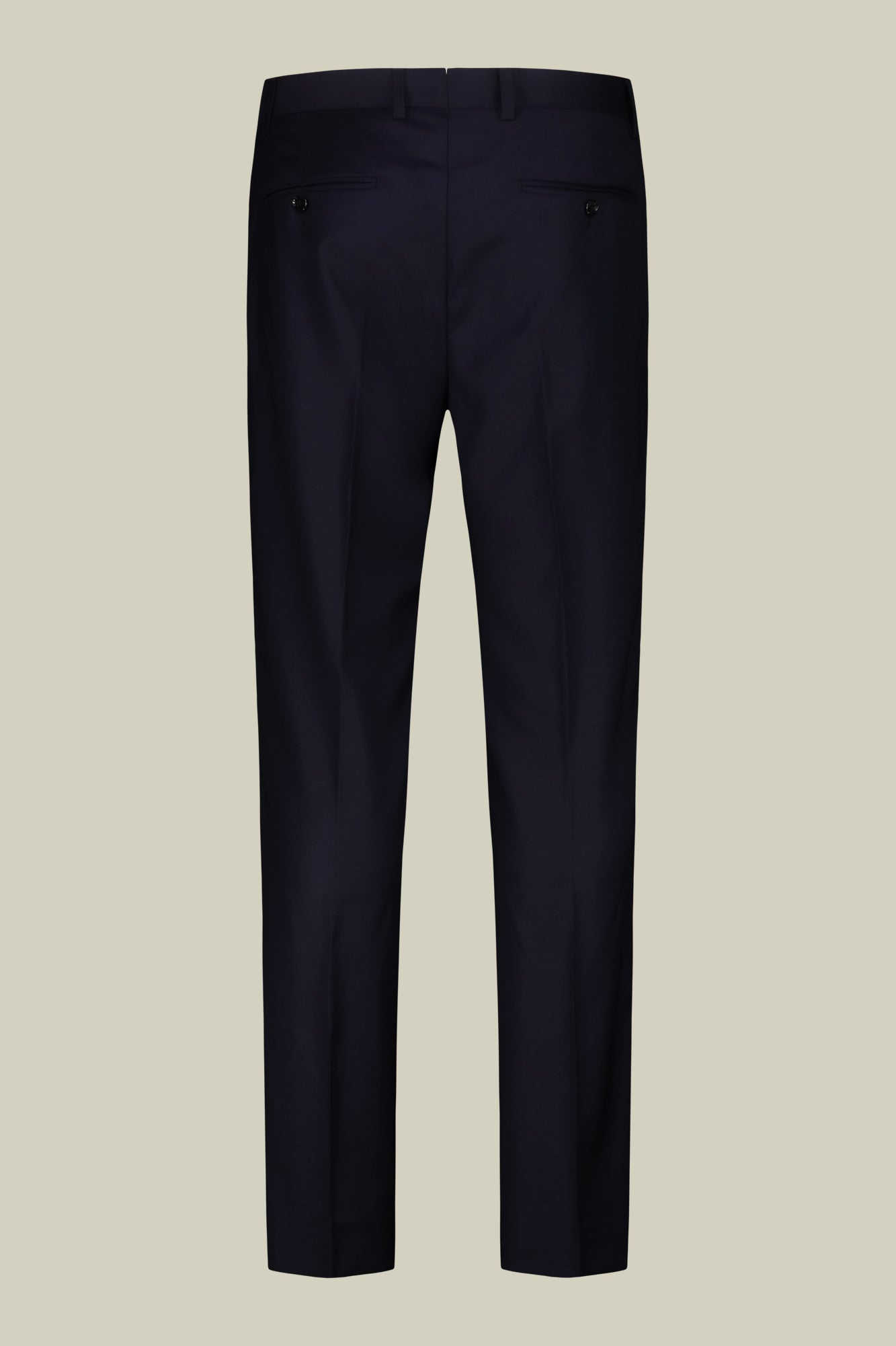 Single-breasted men's suit with classic single-pleat trousers, in pure combed wool with a semi-plain weave