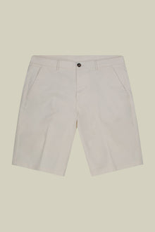 Classic men's Bermuda shorts with a twill construction