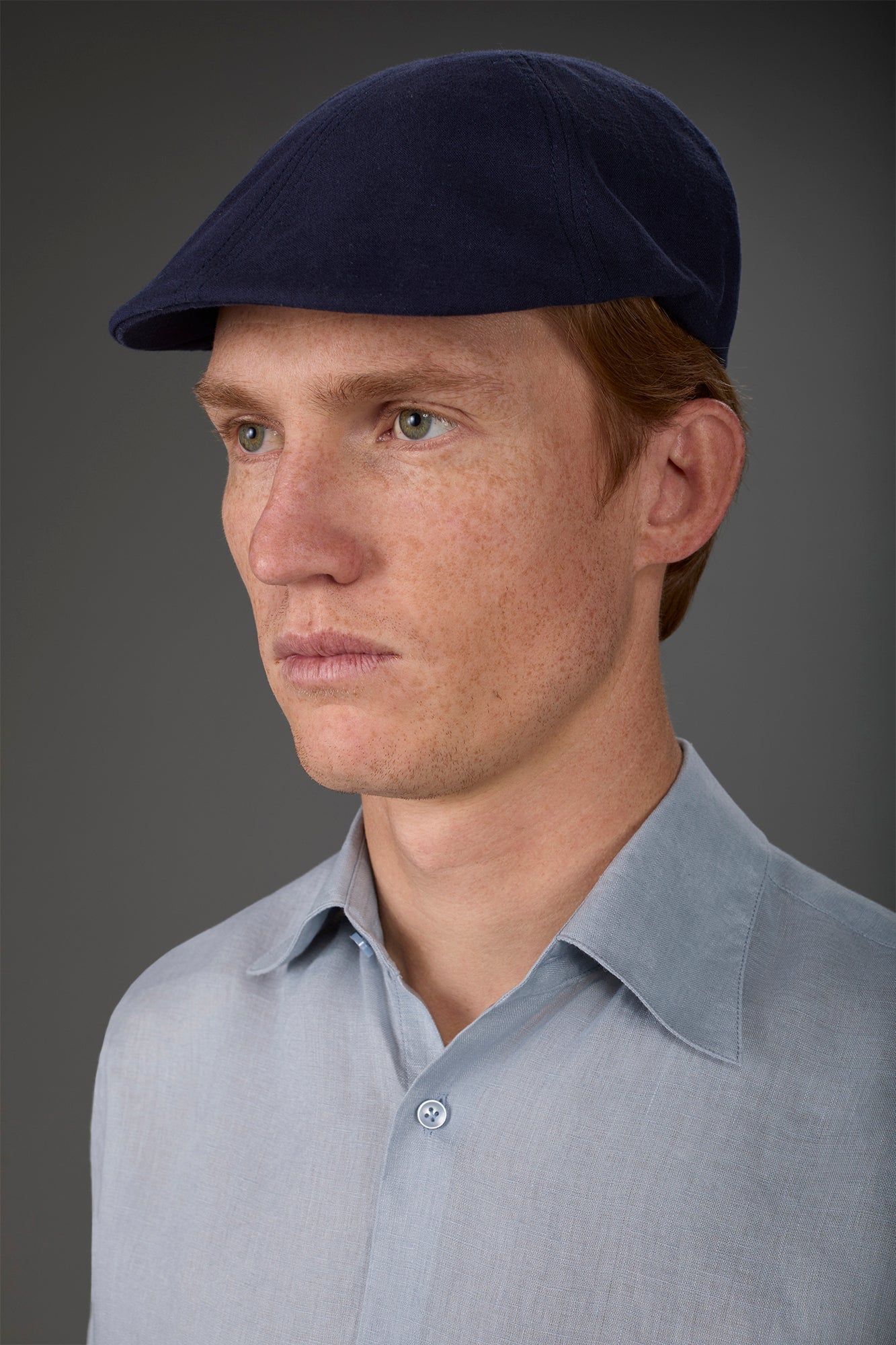Men's flat cap with short semi-hidden peak in linen blend Dk Blue