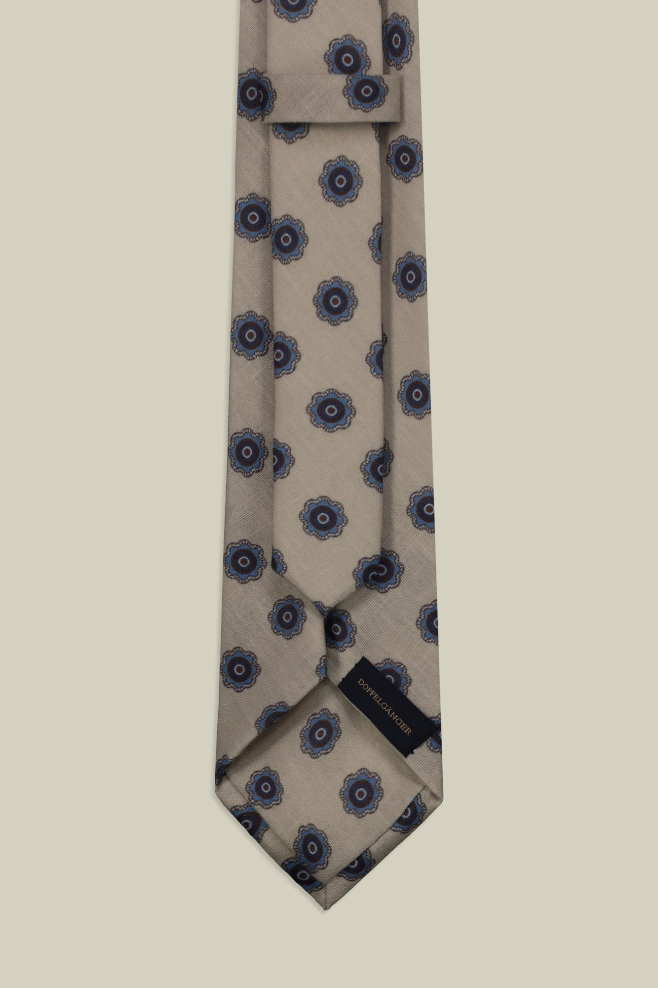Men's macro patterned tie