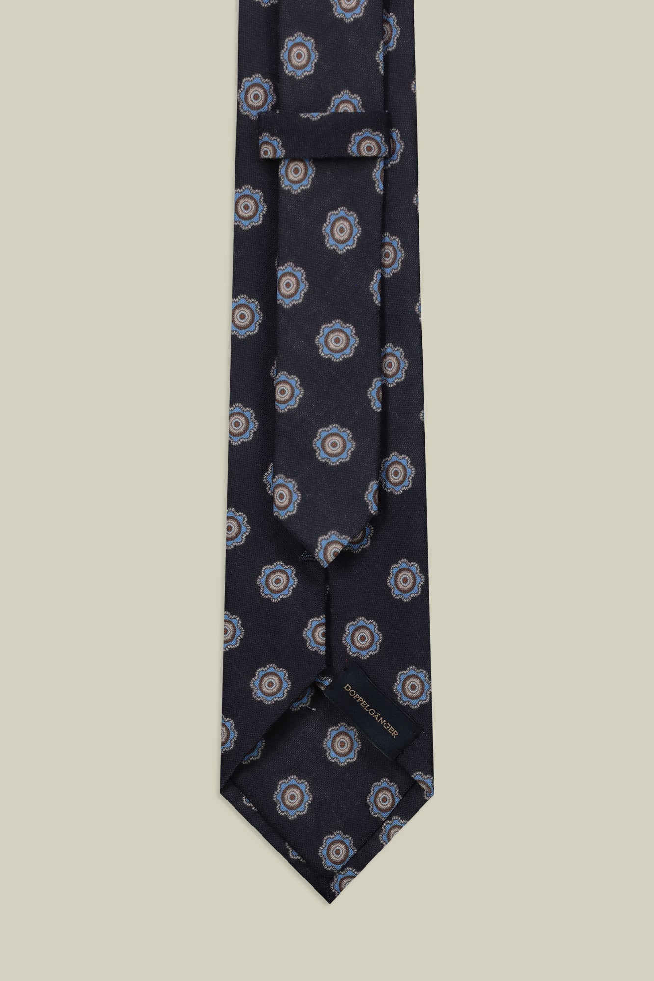 Men's macro patterned tie