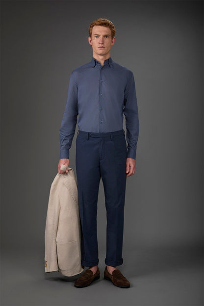 Men's casual shirt with a concealed button down collar in washed muslin fabric