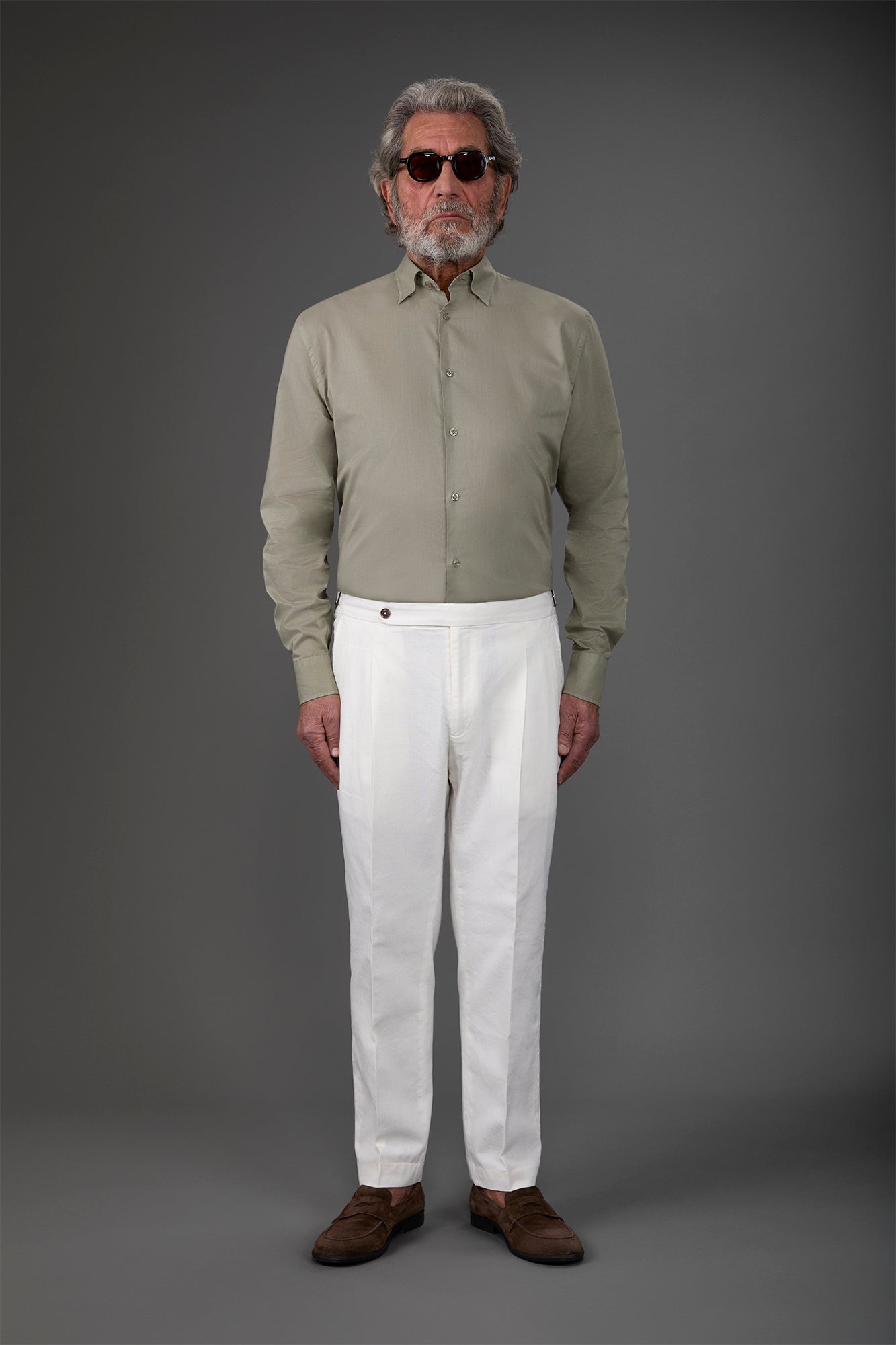 Men's casual shirt with a concealed button down collar in washed muslin fabric