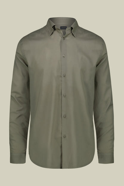 Men's casual shirt with a concealed button down collar in washed muslin fabric