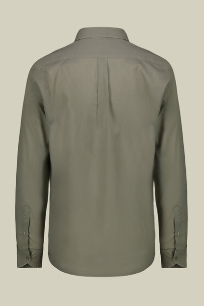 Men's casual shirt with a concealed button down collar in washed muslin fabric