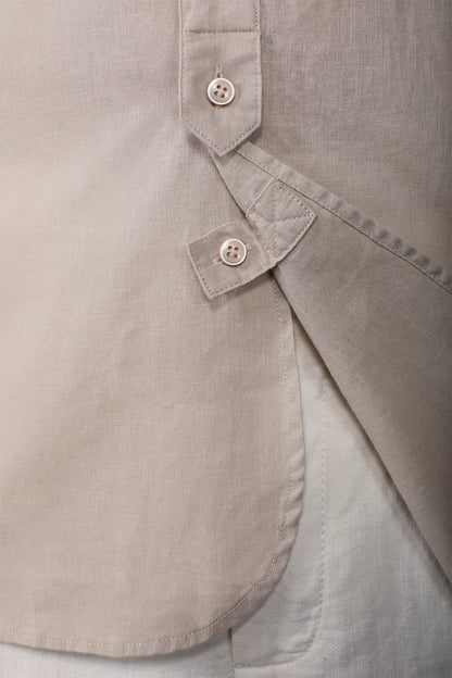 Casual men's shirt with mandarin collar and half button fastening, washed linen and cotton fabric