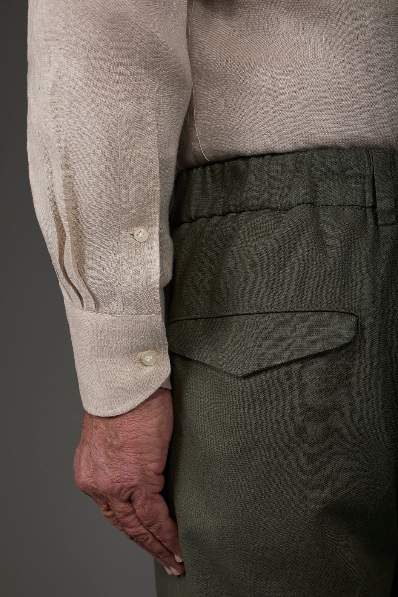 Men's casual shirt with classic collar, 100% linen