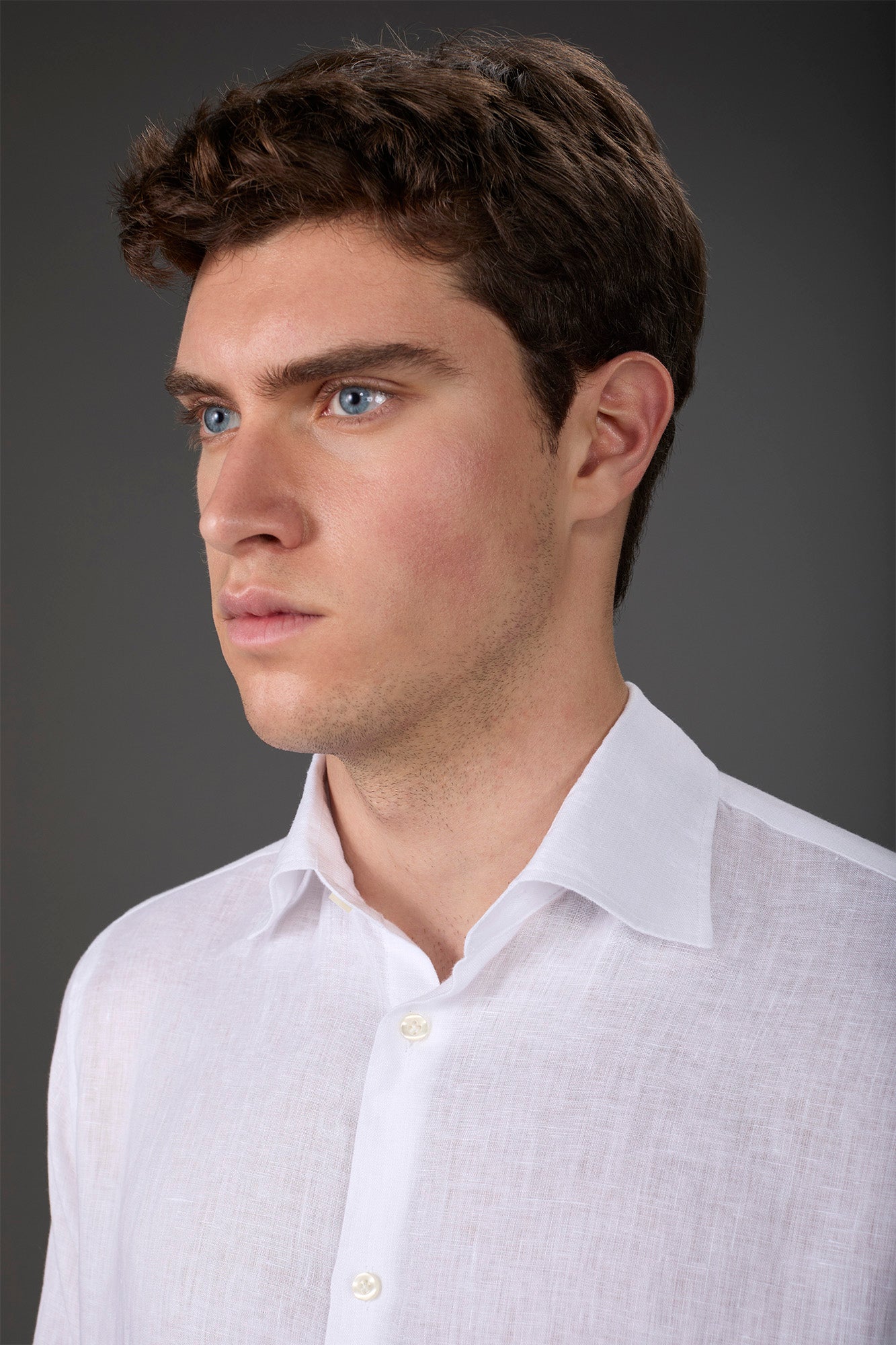 Men's casual shirt with classic collar, 100% linen