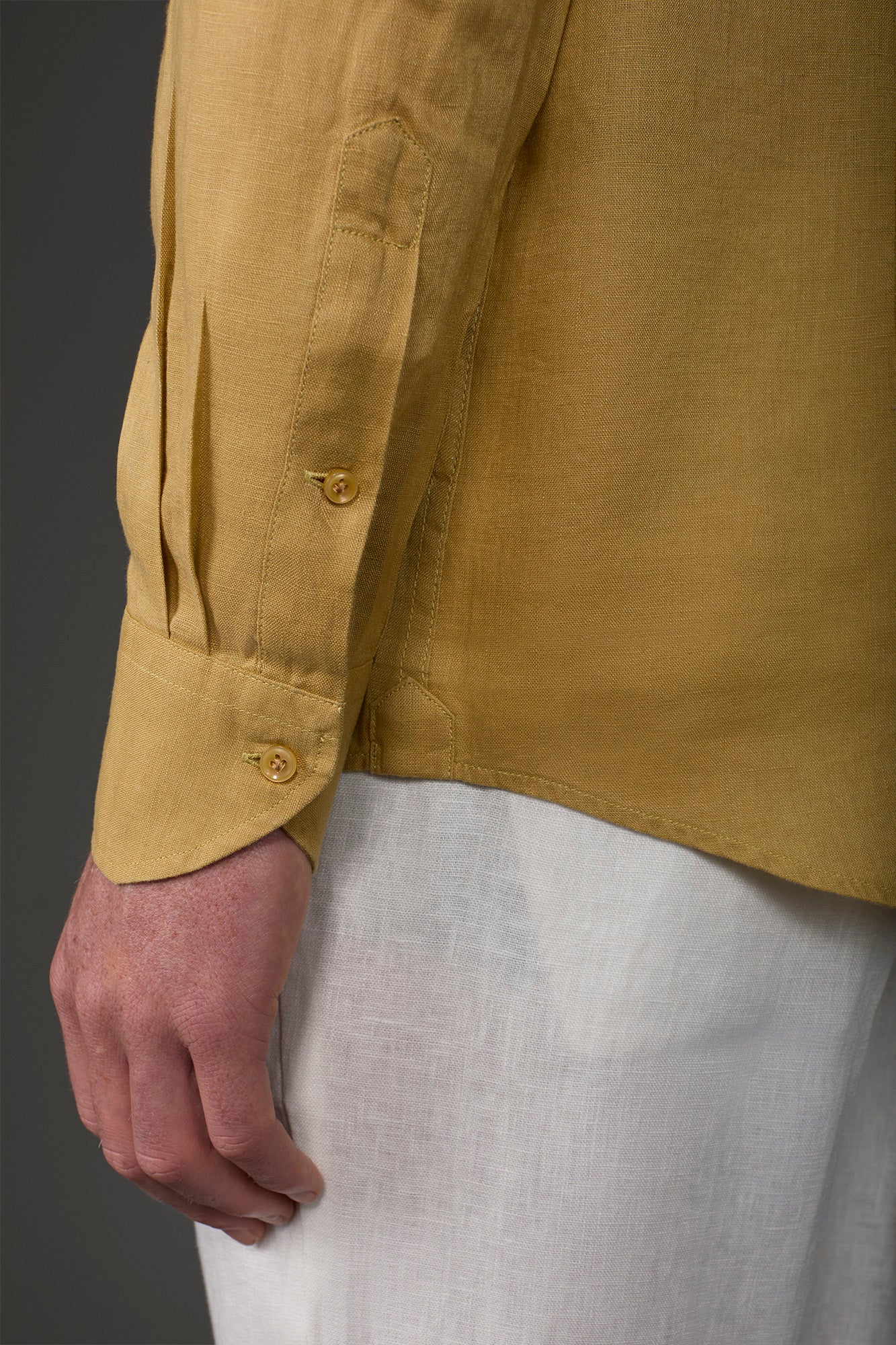 Men's casual shirt with classic collar, 100% linen