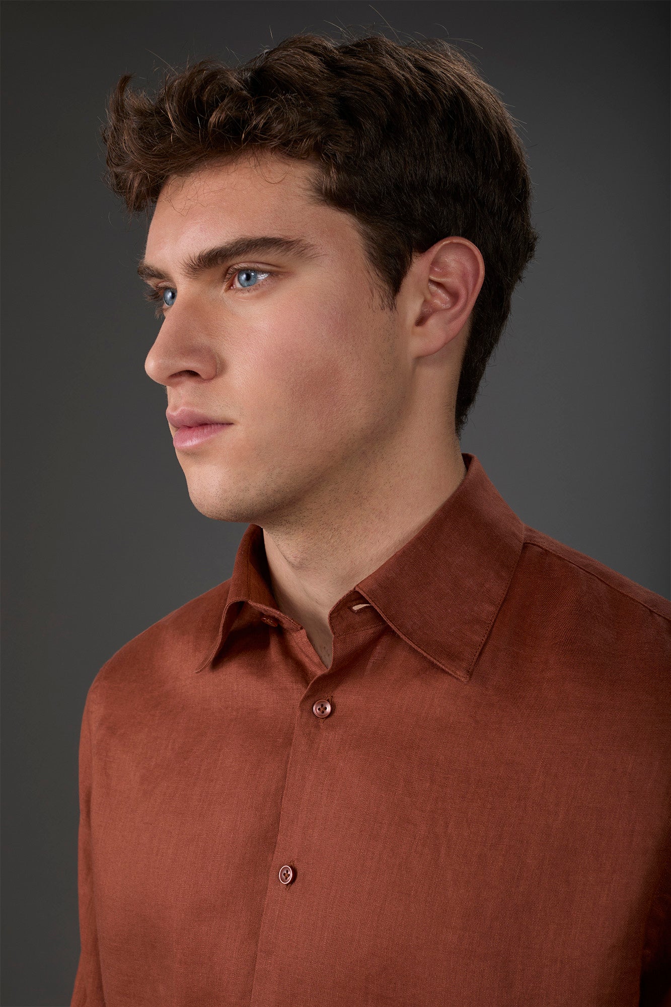 Men's casual shirt with classic collar, 100% linen