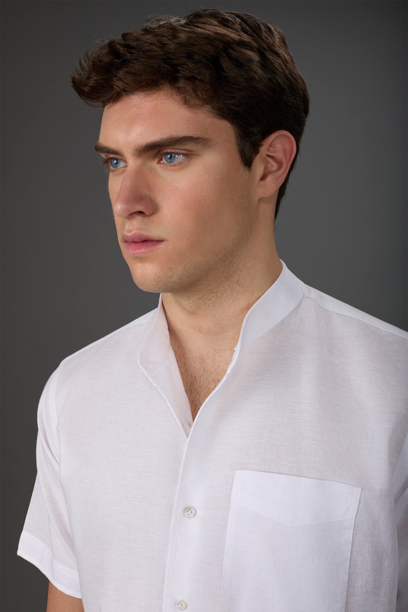 Casual men's shirt with mandarin collar, washed linen and cotton fabric
