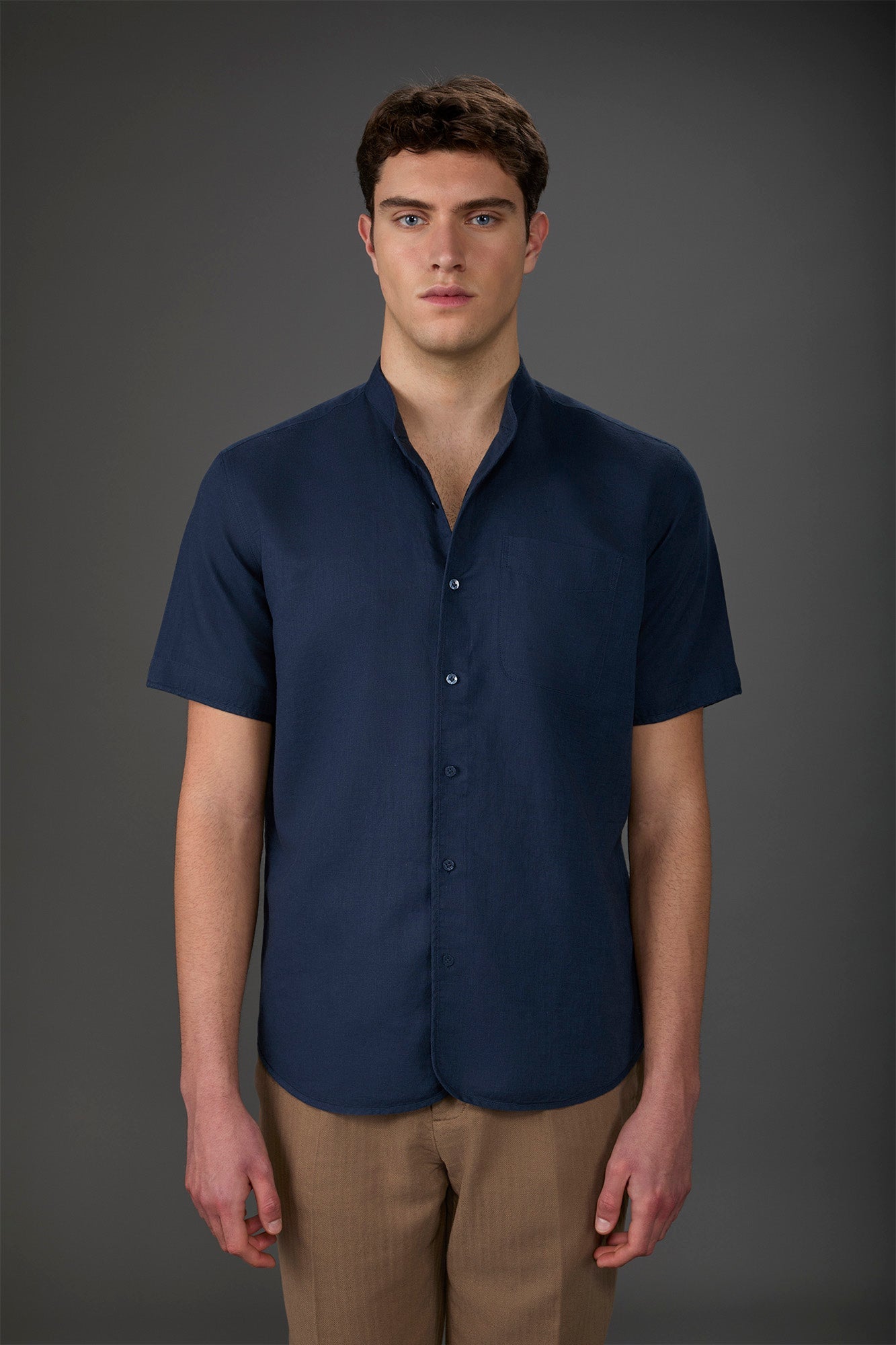 Casual men's shirt with mandarin collar, washed linen and cotton fabric