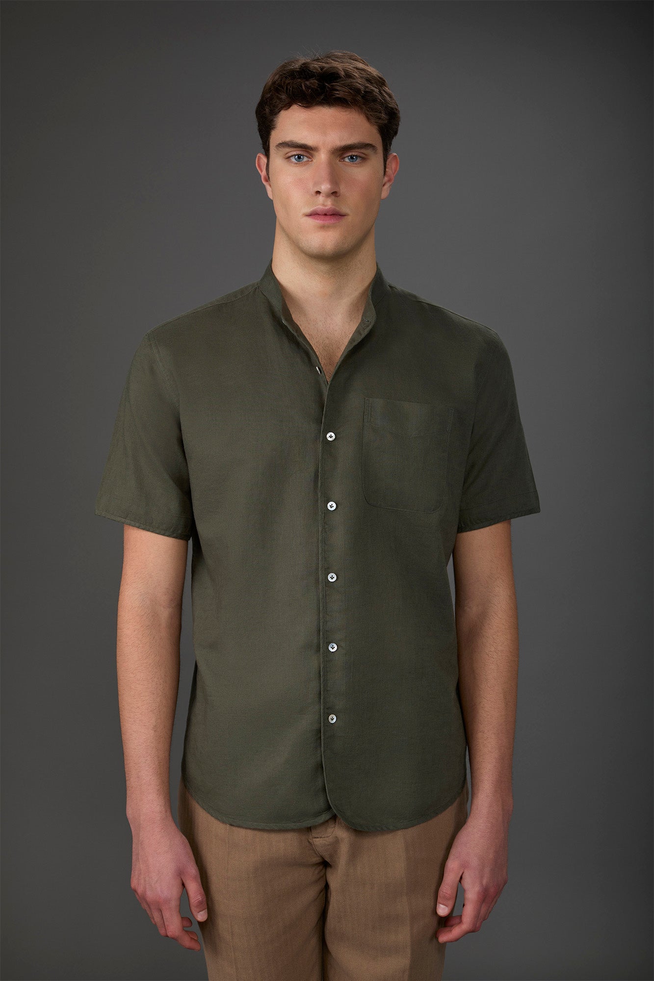 Casual men's shirt with mandarin collar, washed linen and cotton fabric