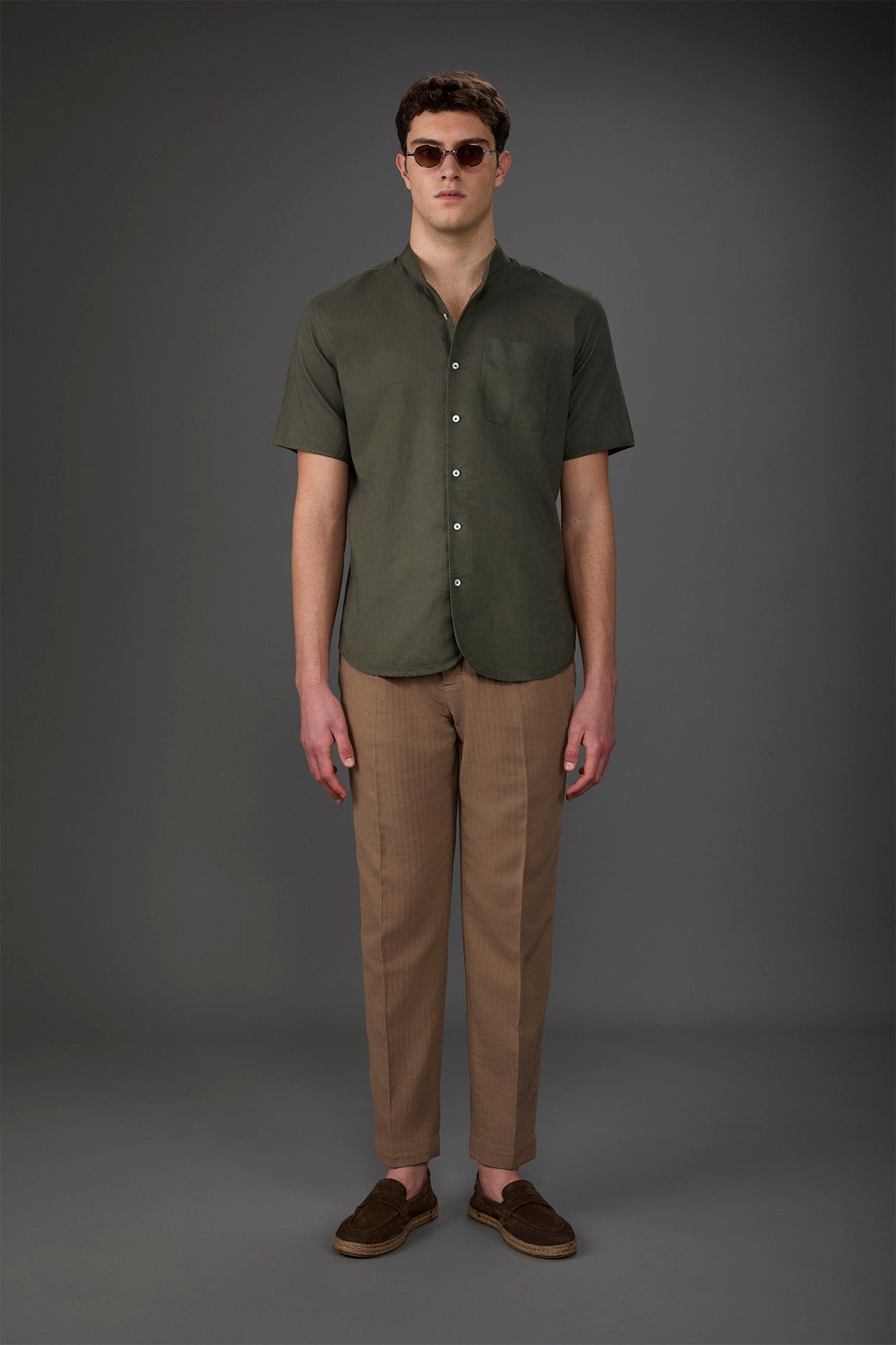 Casual men's shirt with mandarin collar, washed linen and cotton fabric