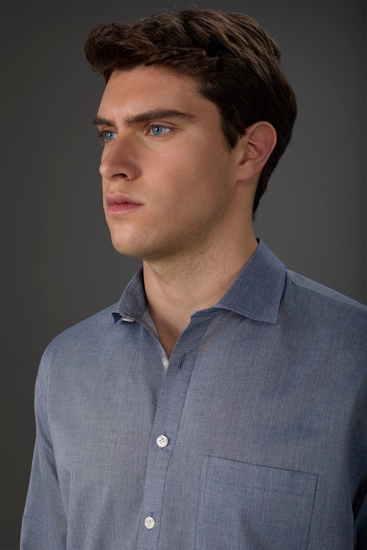 Men's concealed button down casual shirt in washed muslin fabric